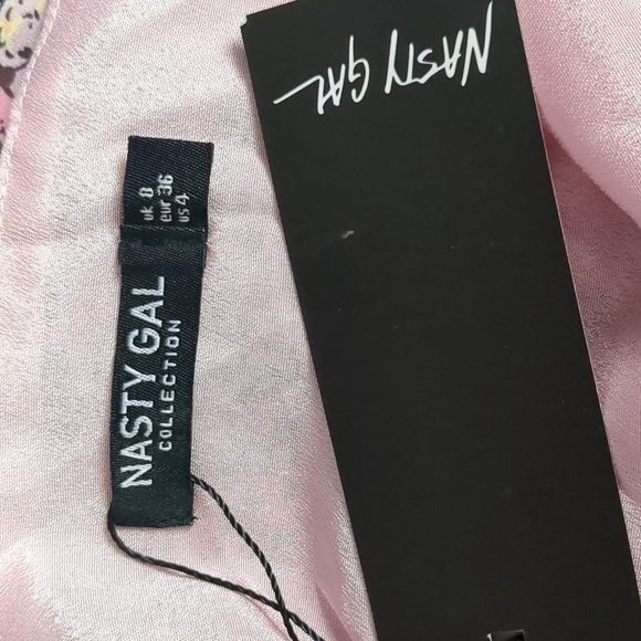 Nasty Gal Tie Straps Ruched Bust Floral Mini Dress in Pink and Lilac Purple 4 - Picture 4 of 6